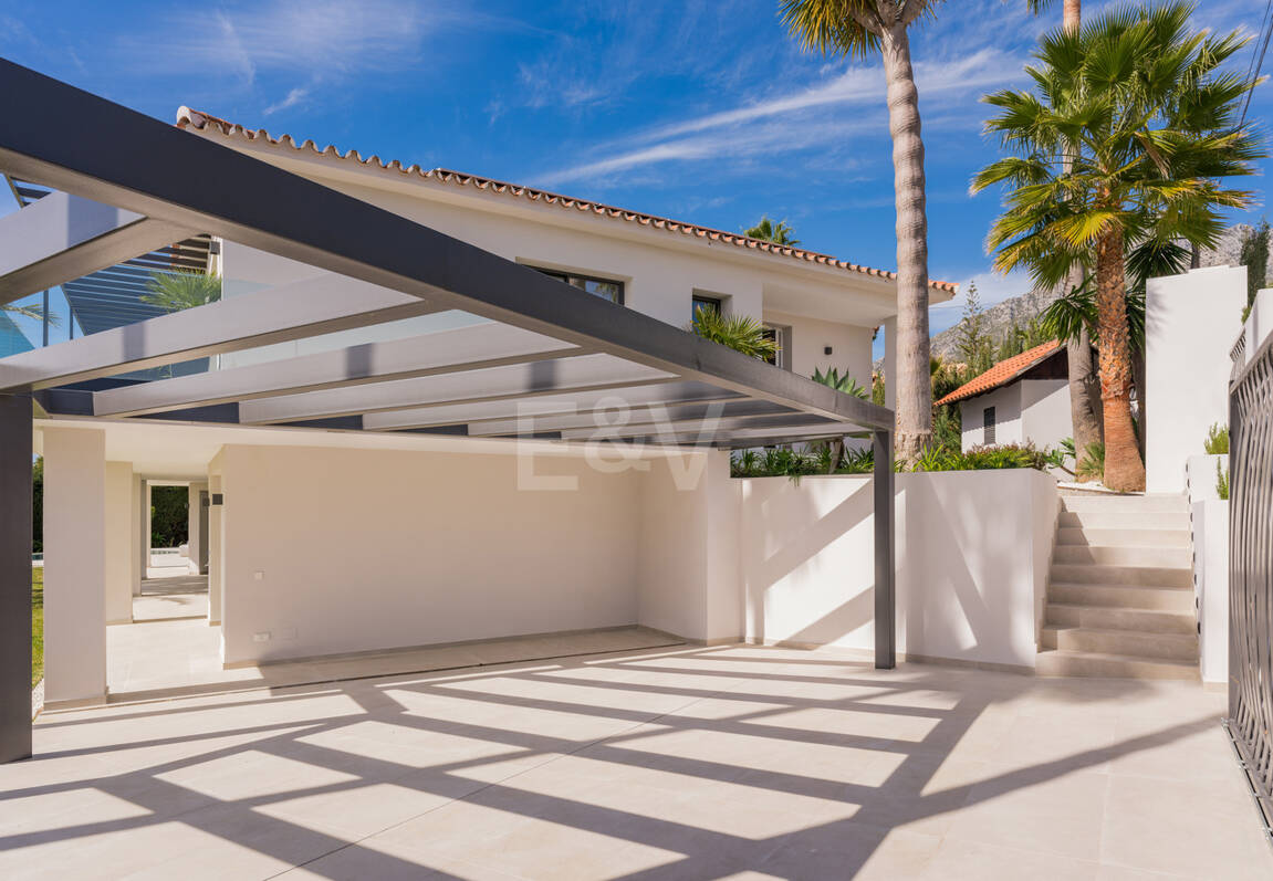 Stilvolle Villa in Nagüeles mit Meer- und Bergblick