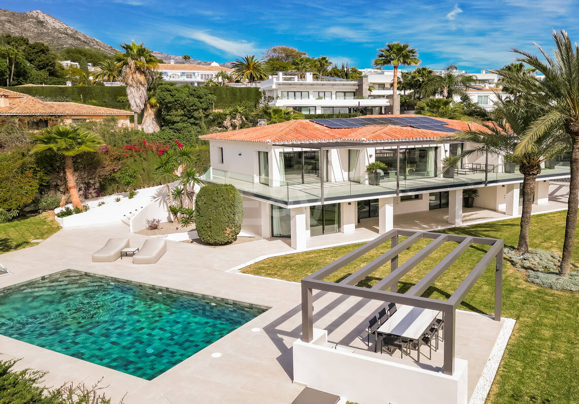 Stylish Villa à Nagüeles avec vue sur la mer et la montagne