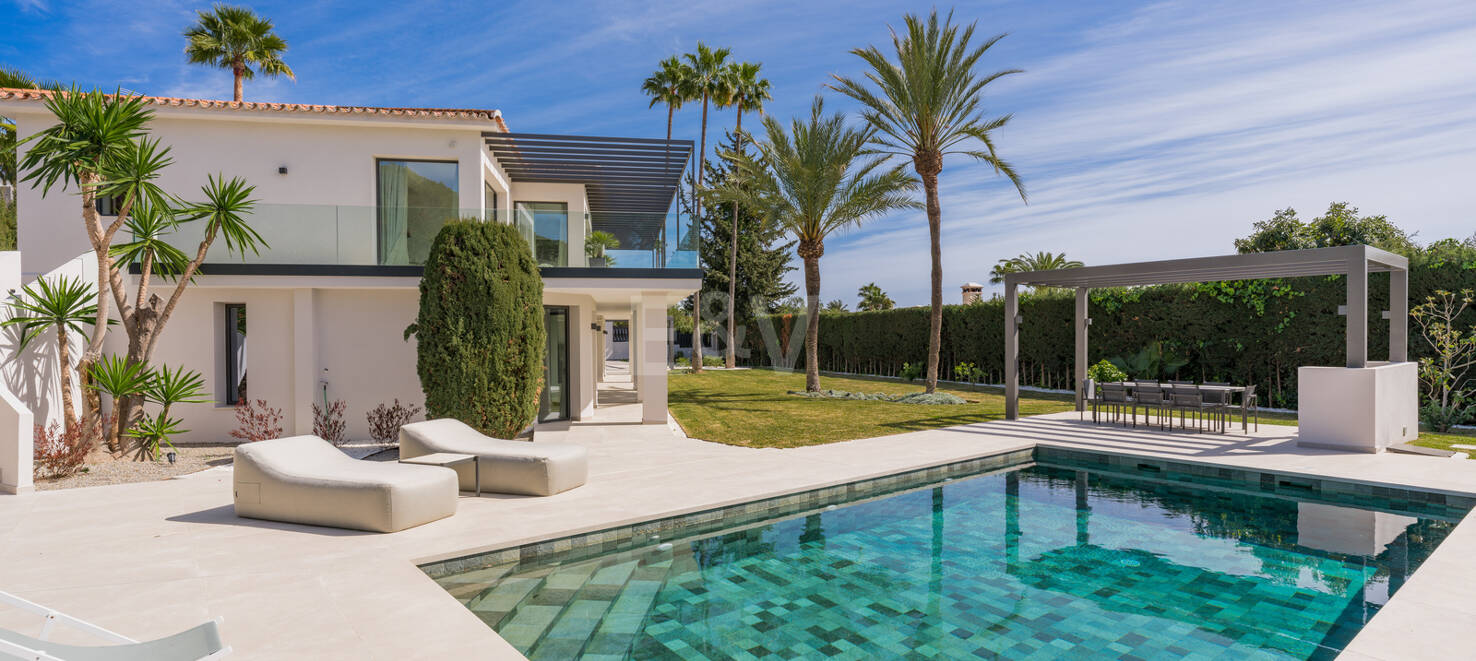 Stylowa willa w Nagüeles z widokiem na morze i góry