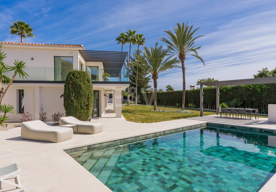 Stylish Villa à Nagüeles avec vue sur la mer et la montagne