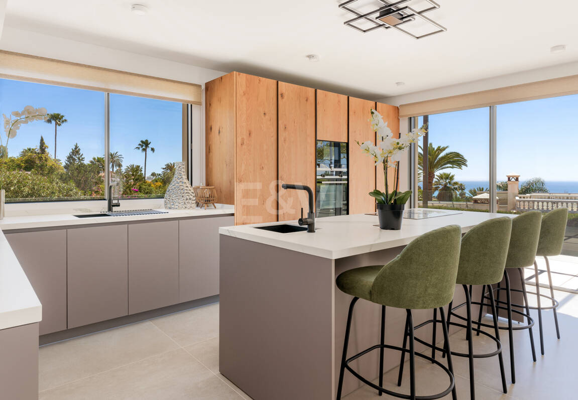 Stilvolle Villa in Nagüeles mit Meer- und Bergblick