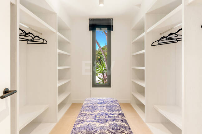 Stilvolle Villa in Nagüeles mit Meer- und Bergblick