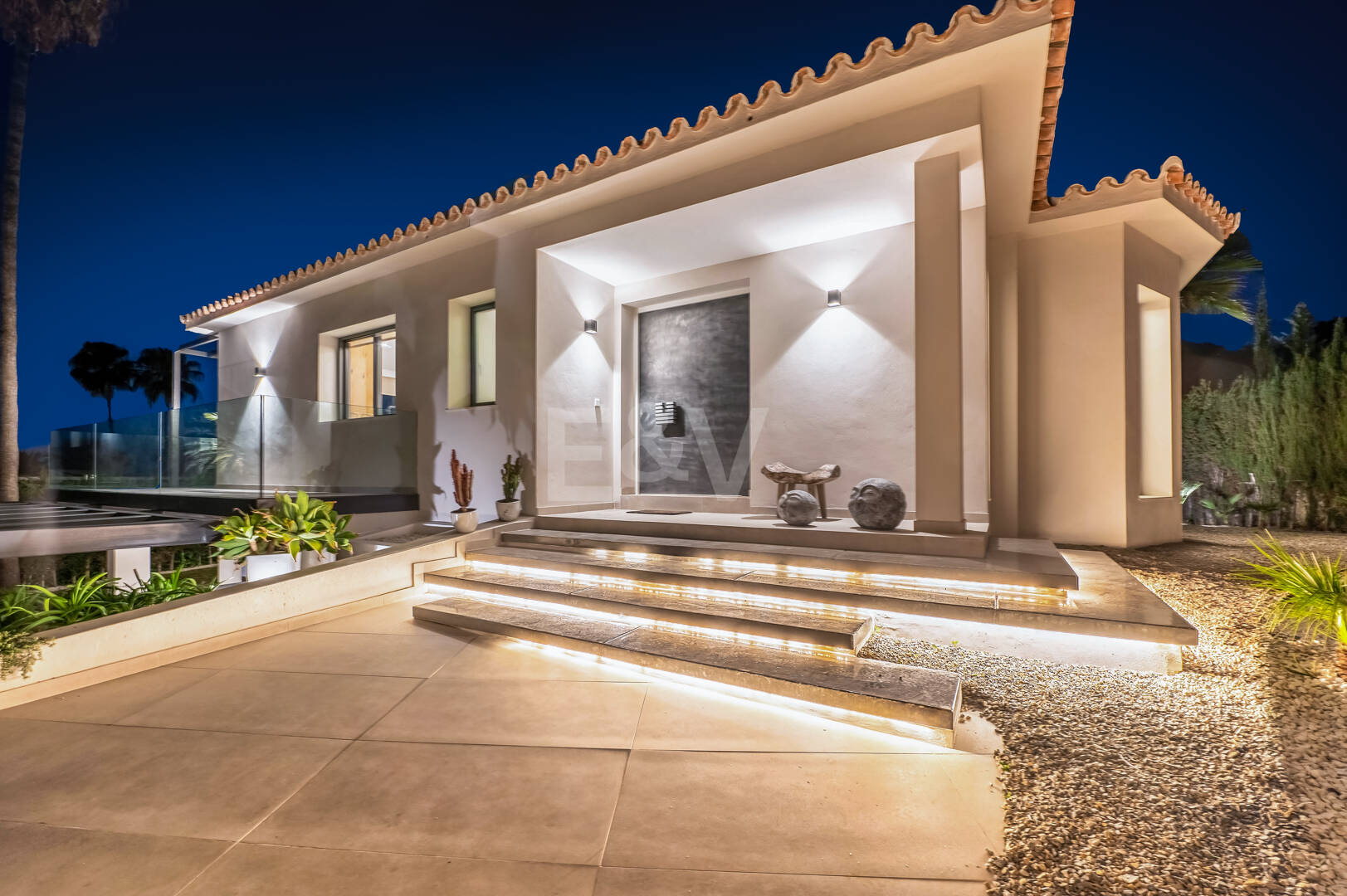 Elegante Villa en Nagüeles, con vistas al mar y la montaña