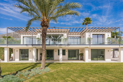 Stilvolle Villa in Nagüeles mit Meer- und Bergblick