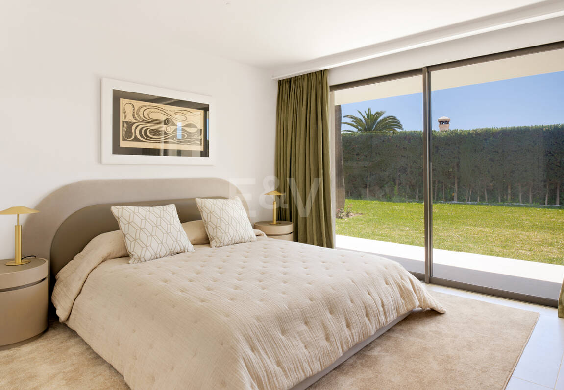 Stilvolle Villa in Nagüeles mit Meer- und Bergblick