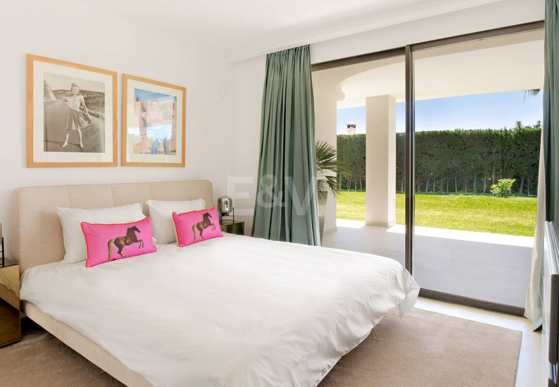 Stilvolle Villa in Nagüeles mit Meer- und Bergblick