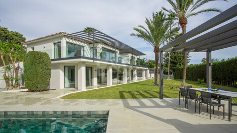 Stylish Villa à Nagüeles avec vue sur la mer et la montagne