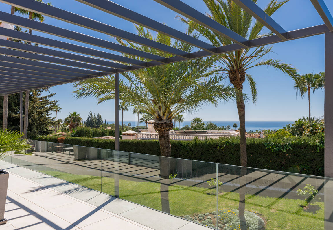 Stilvolle Villa in Nagüeles mit Meer- und Bergblick