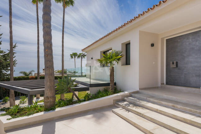 Stilvolle Villa in Nagüeles mit Meer- und Bergblick