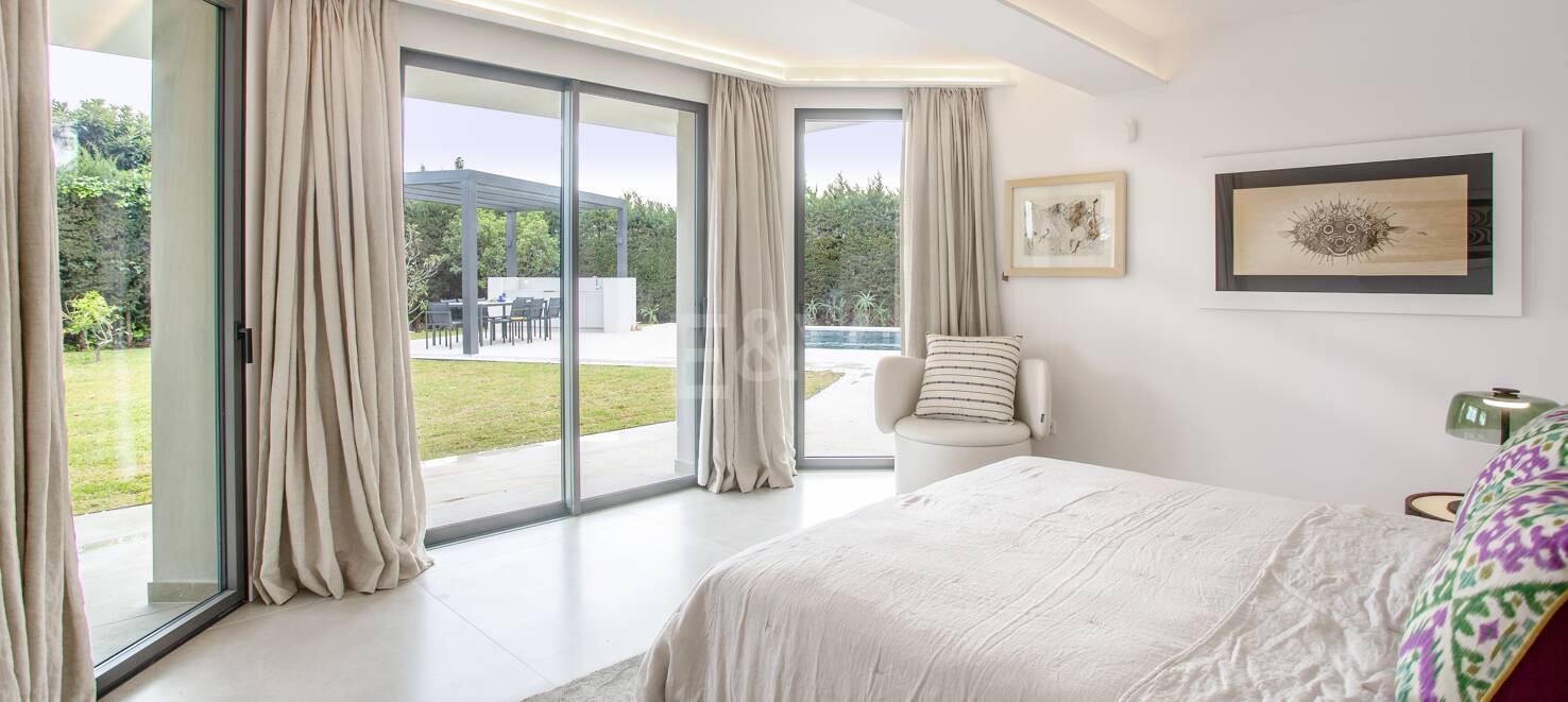 Stilvolle Villa in Nagüeles mit Meer- und Bergblick