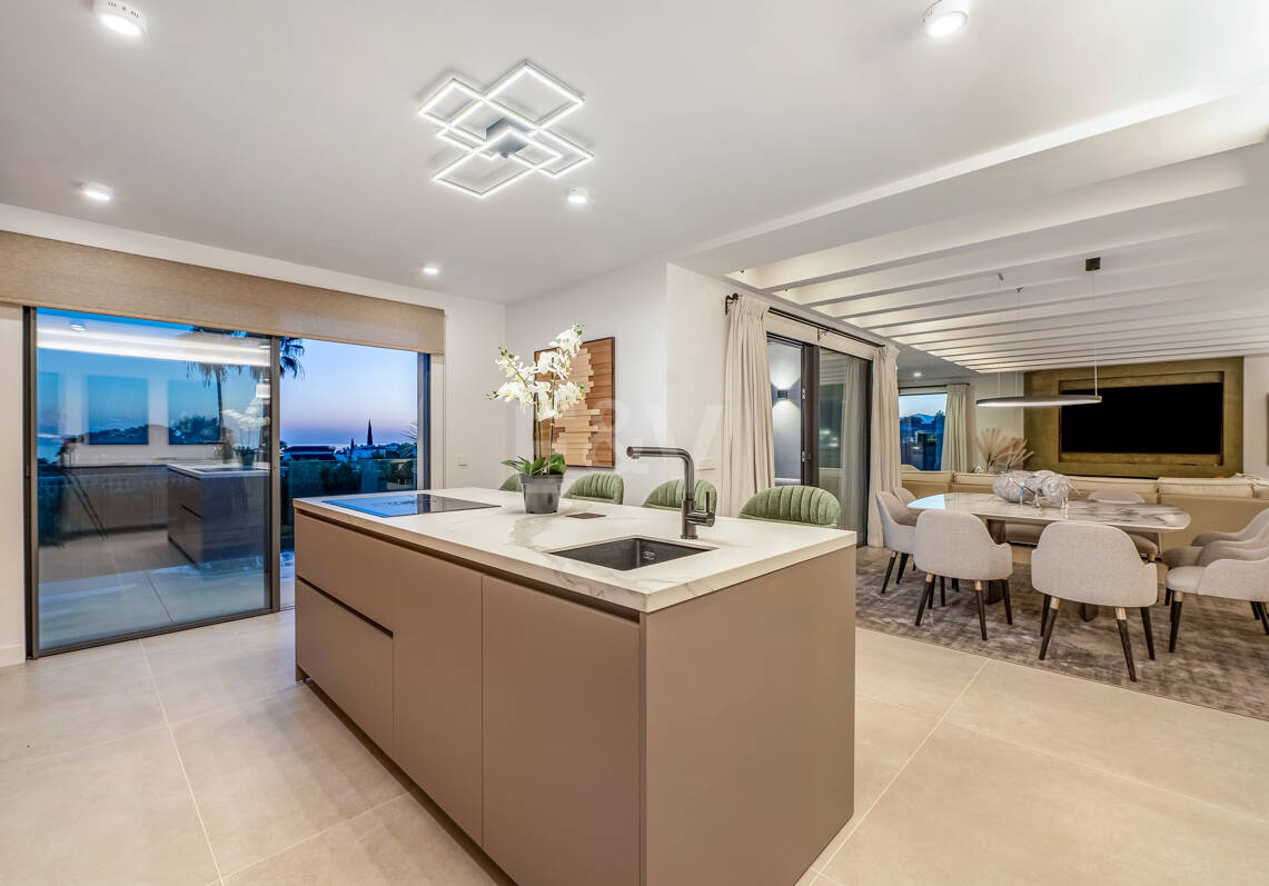 Stylish Villa à Nagüeles avec vue sur la mer et la montagne