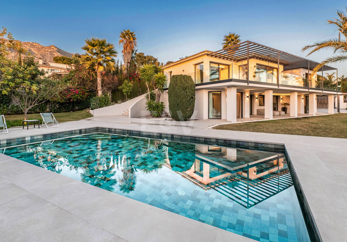 Stylish Villa à Nagüeles avec vue sur la mer et la montagne