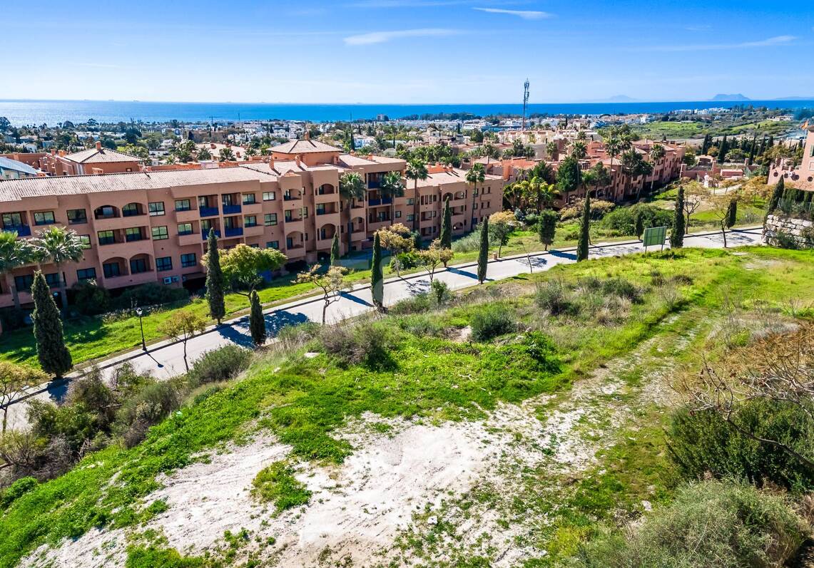 Samtida Beachside Villa med uppvärmd pool och fantastisk tak Terrace