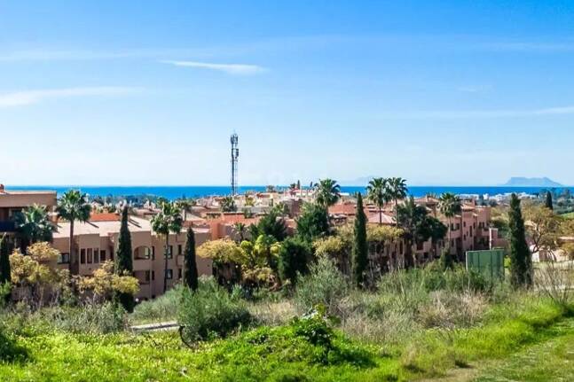 Außergewöhnliches Investitionsgrundstück mit Meerblick