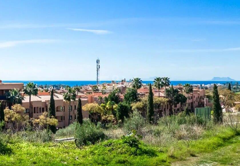 Außergewöhnliches Investitionsgrundstück mit Meerblick