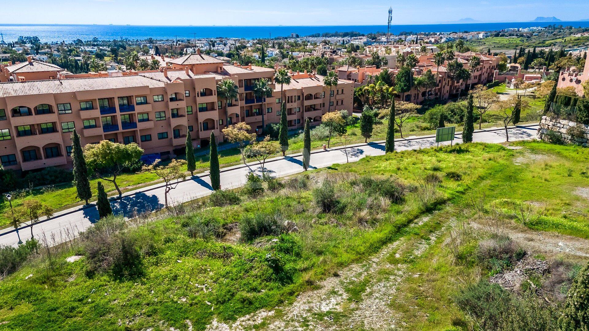 Außergewöhnliches Investitionsgrundstück mit Meerblick