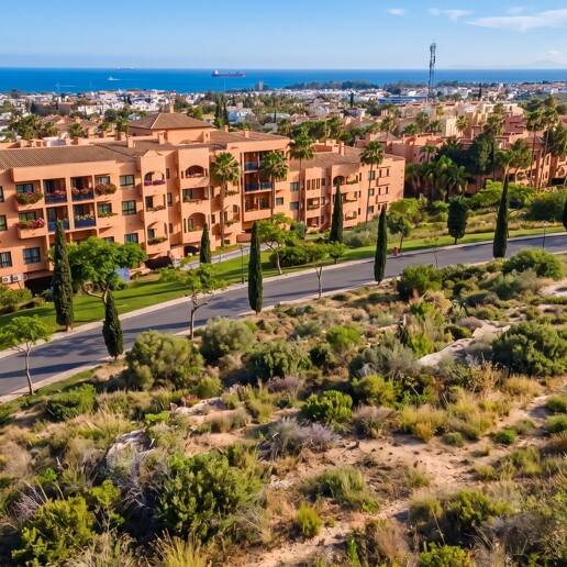 Außergewöhnliches Investitionsgrundstück mit Meerblick