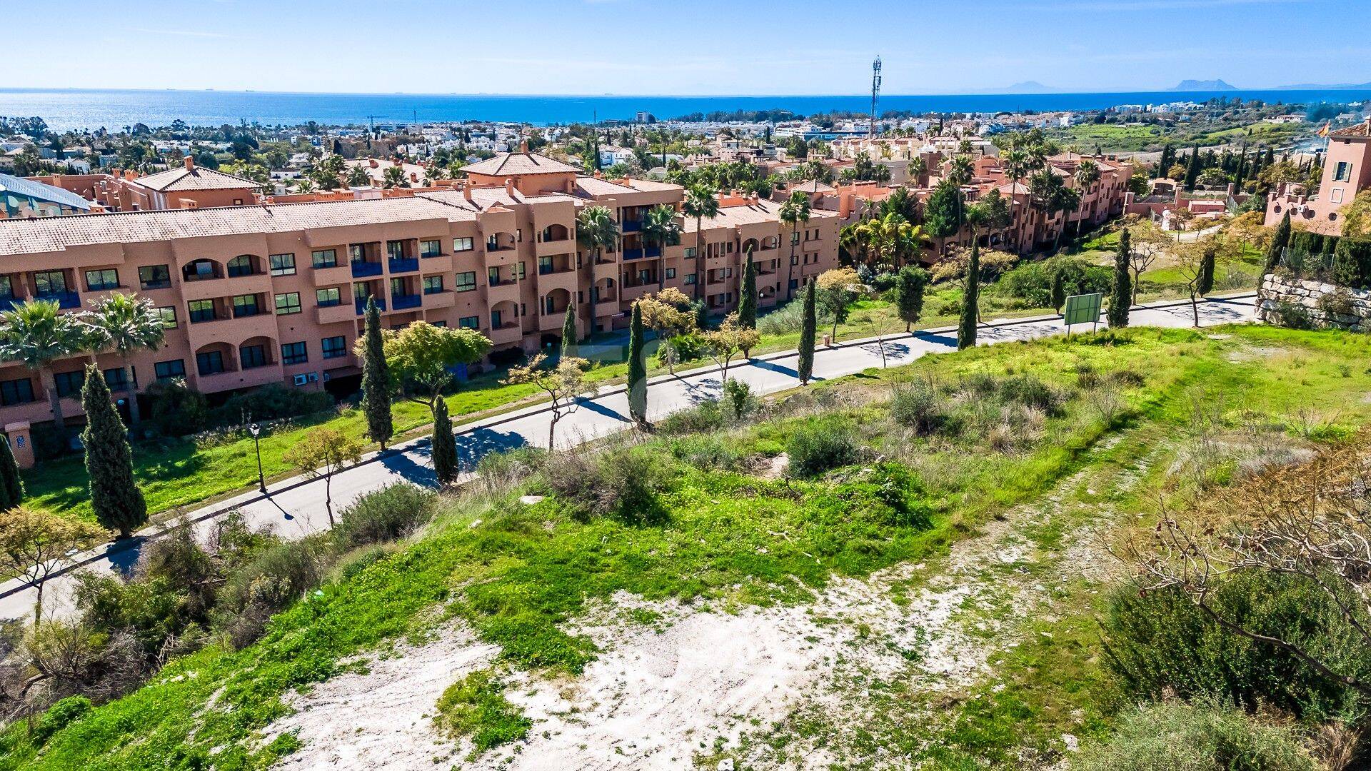 Außergewöhnliches Investitionsgrundstück mit Meerblick