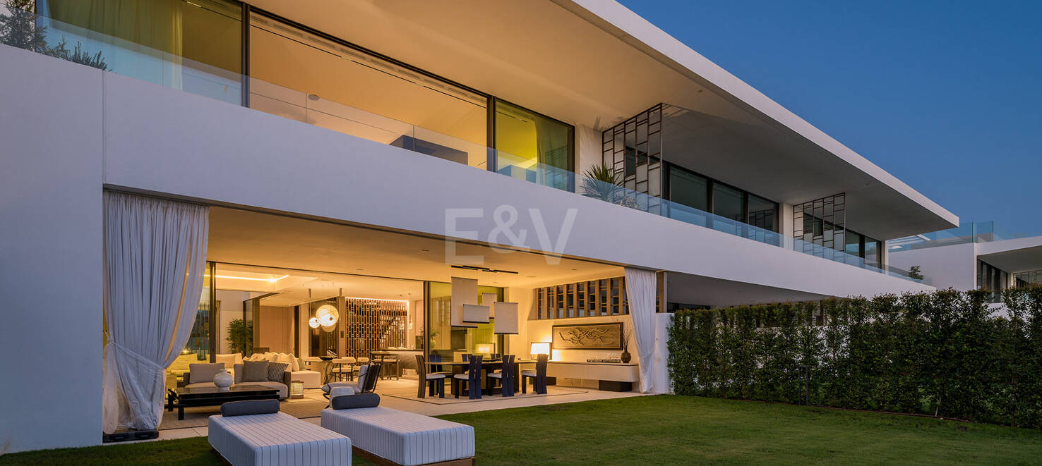 Sophisticated Contemporary Villas on the Golden Mile