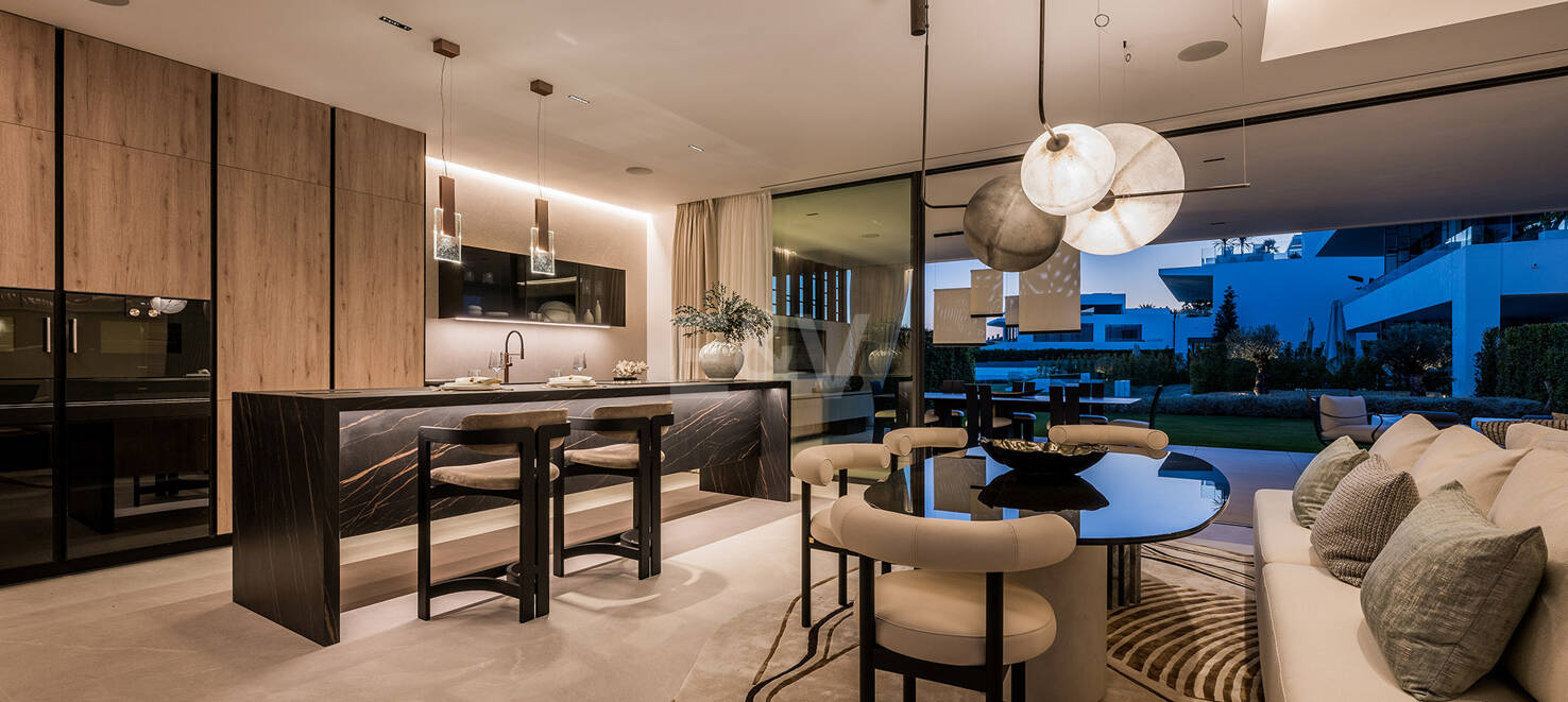 Sophisticated Contemporary Villas on the Golden Mile