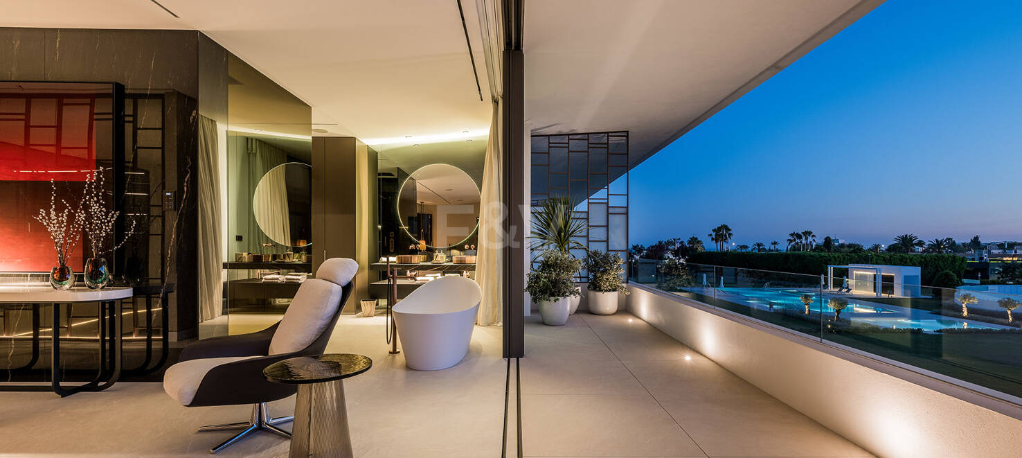 Sophisticated Contemporary Villas on the Golden Mile