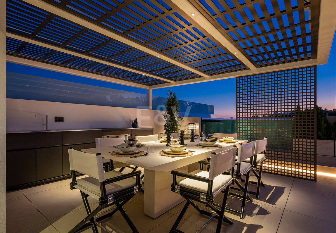 Anspruchsvolle moderne Design-Villen auf der Goldenen Meile