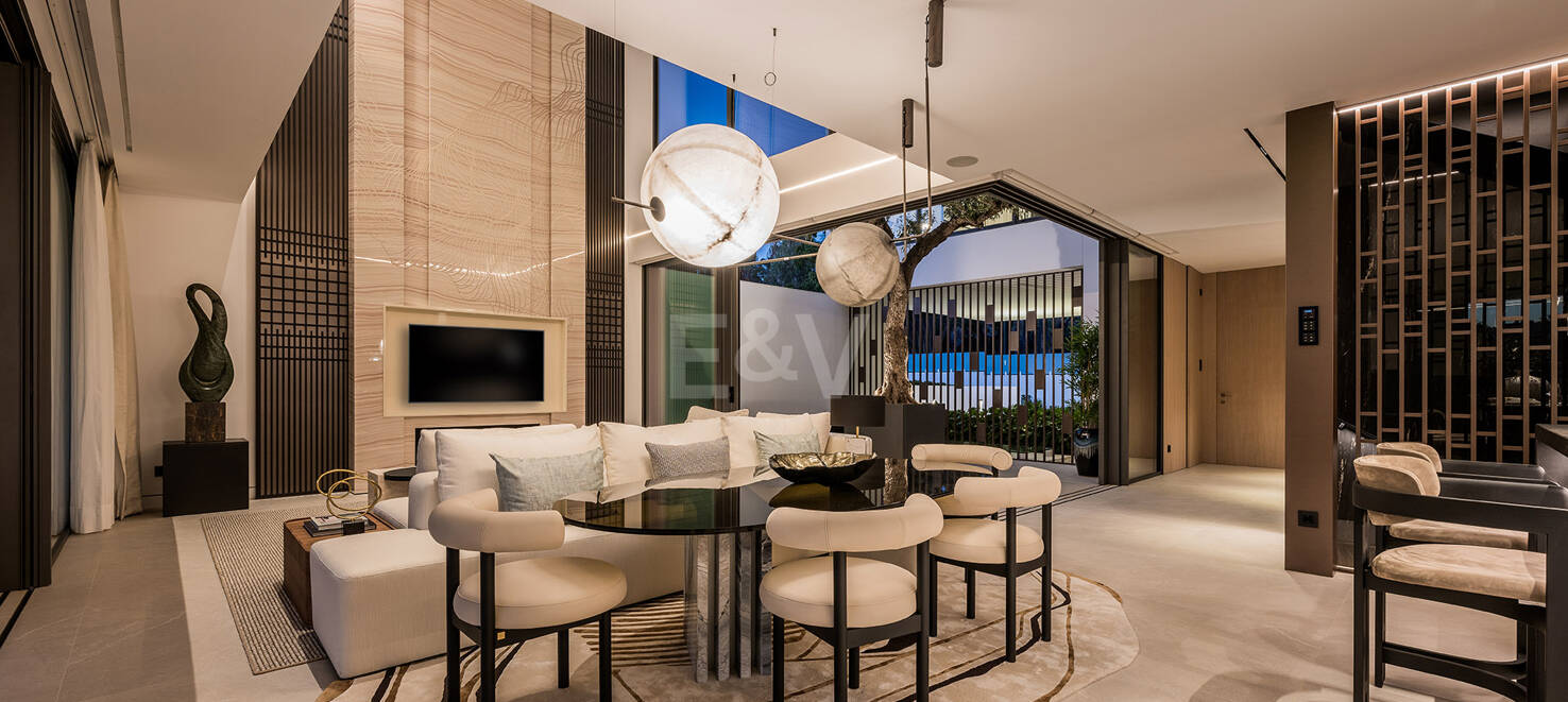 Sophisticated Contemporary Villas on the Golden Mile