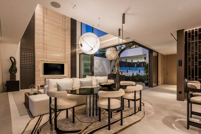 Anspruchsvolle moderne Design-Villen auf der Goldenen Meile