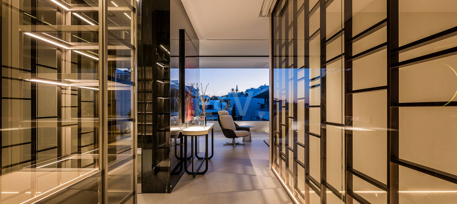 Sophisticated Contemporary Villas on the Golden Mile
