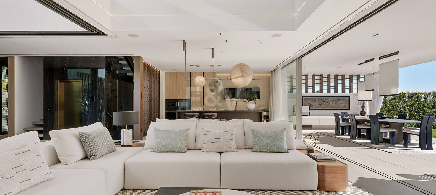 Sophisticated Contemporary Villas on the Golden Mile