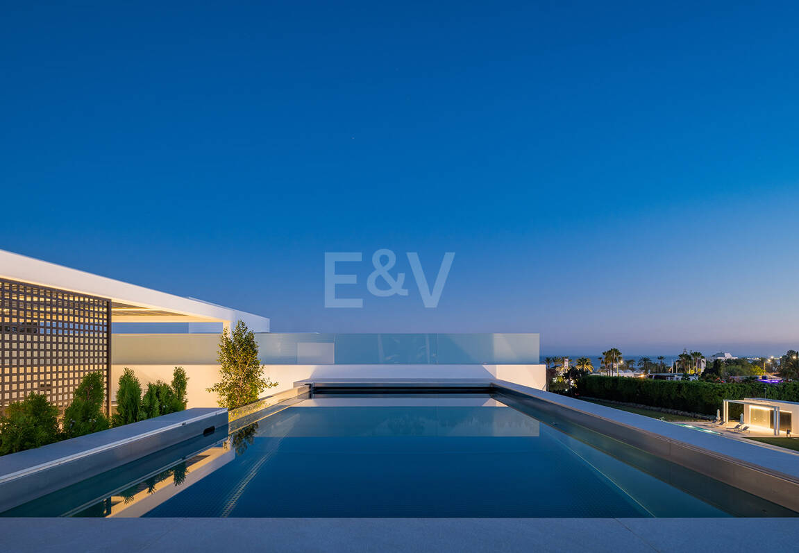 Anspruchsvolle moderne Design-Villen auf der Goldenen Meile