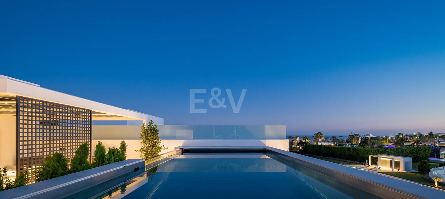 Sophisticated Contemporary Villas on the Golden Mile