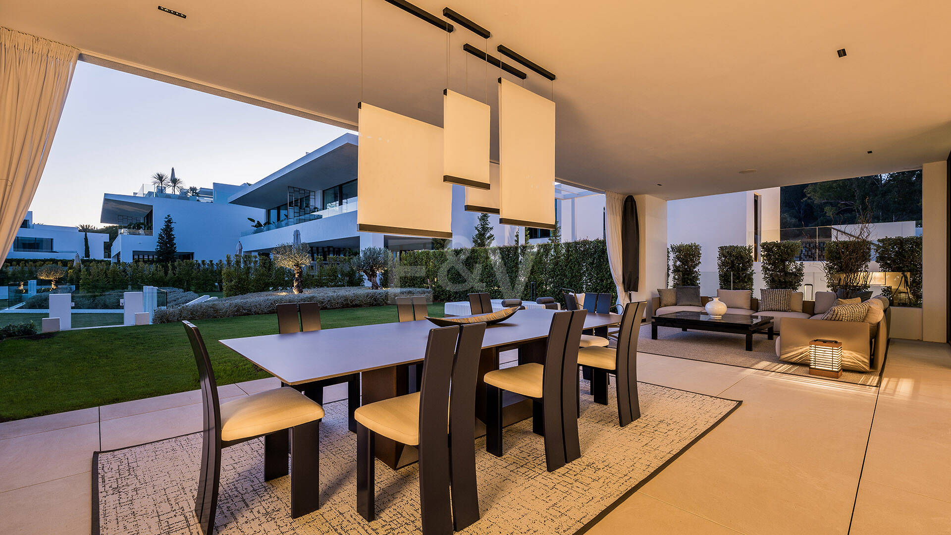 Anspruchsvolle moderne Design-Villen auf der Goldenen Meile