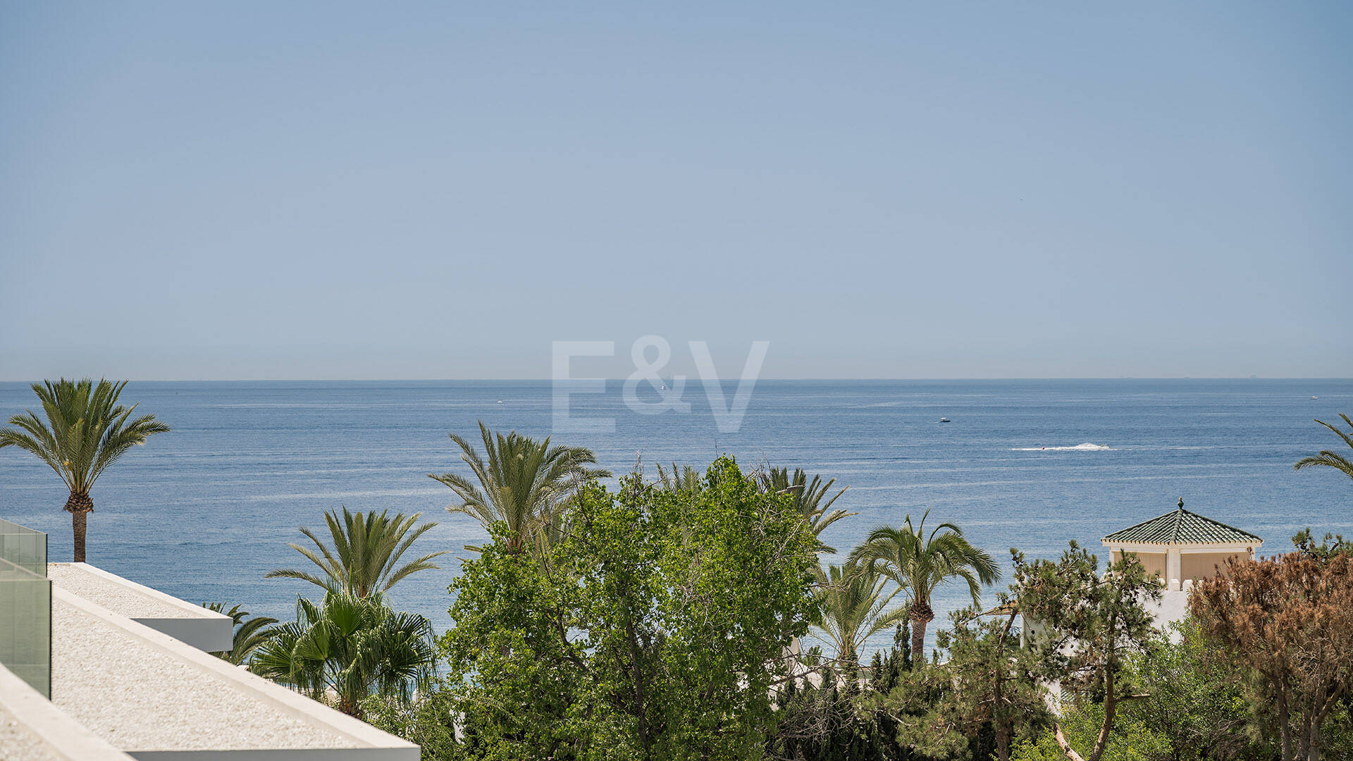 Anspruchsvolle moderne Design-Villen auf der Goldenen Meile