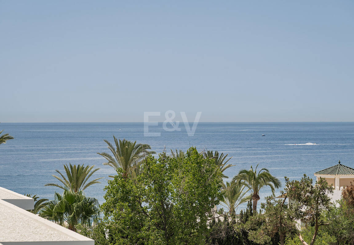 Anspruchsvolle moderne Design-Villen auf der Goldenen Meile