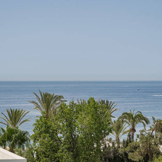 Sophisticated Contemporary Villas on the Golden Mile