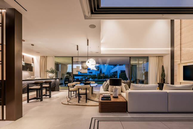 Anspruchsvolle moderne Design-Villen auf der Goldenen Meile