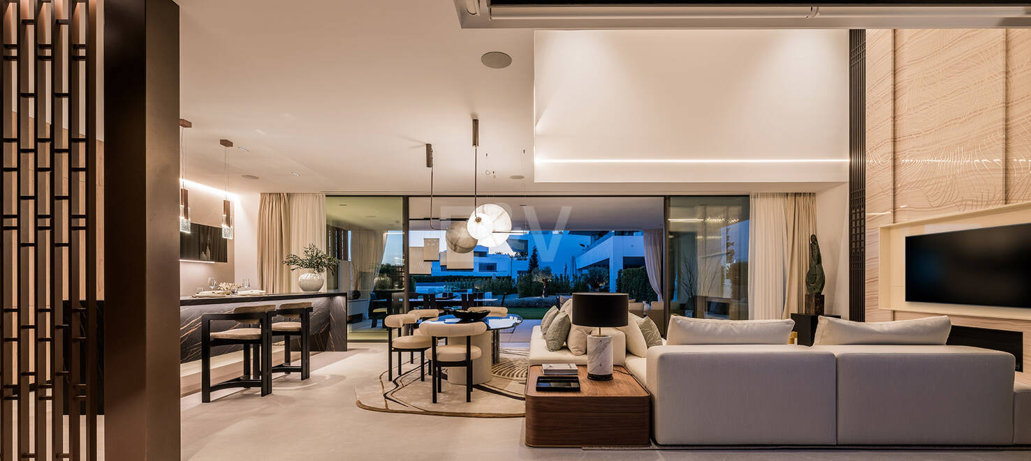 Sophisticated Contemporary Villas on the Golden Mile