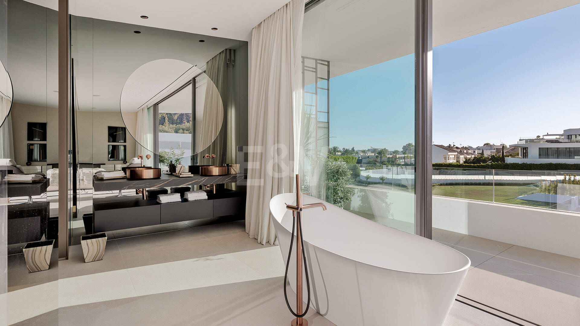 Anspruchsvolle moderne Design-Villen auf der Goldenen Meile