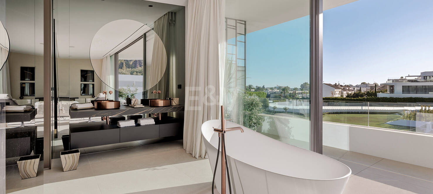 Sophisticated Contemporary Villas on the Golden Mile