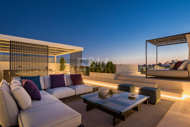 Anspruchsvolle moderne Design-Villen auf der Goldenen Meile