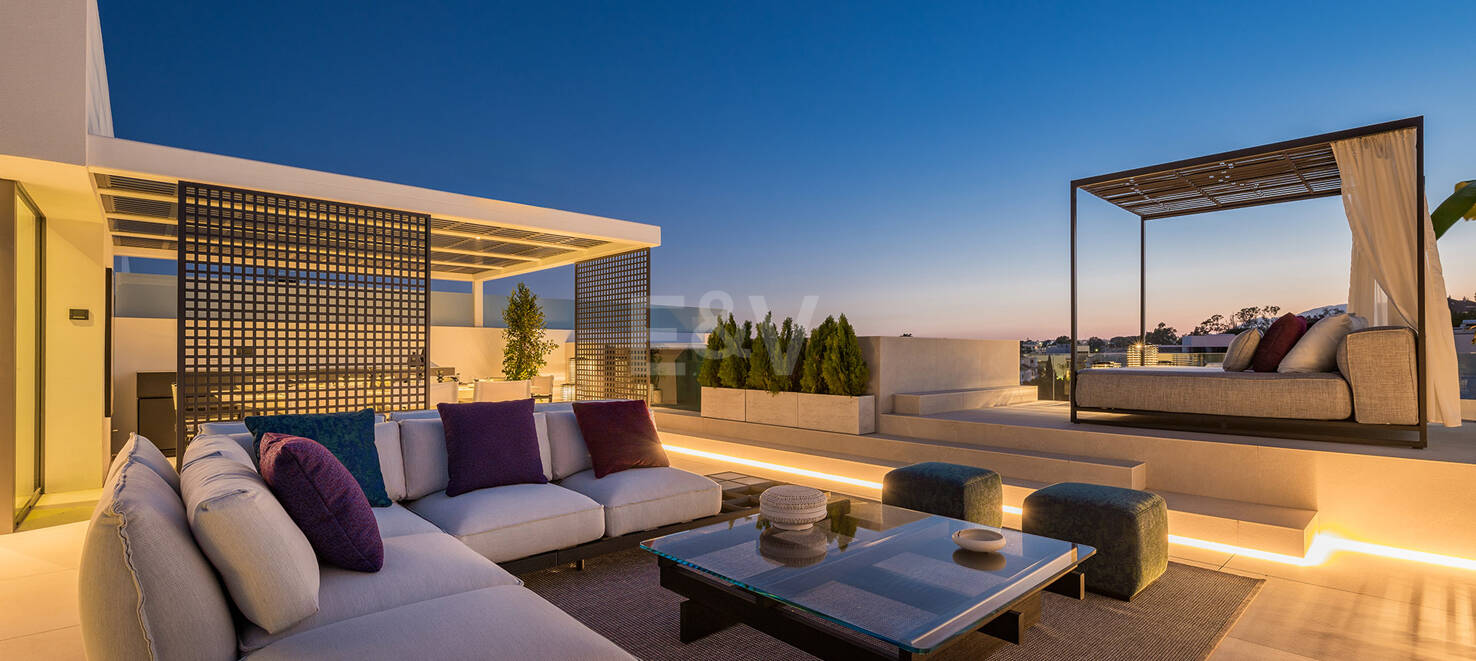 Sophisticated Contemporary Villas on the Golden Mile