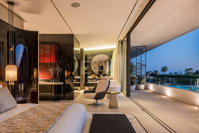 Anspruchsvolle moderne Design-Villen auf der Goldenen Meile