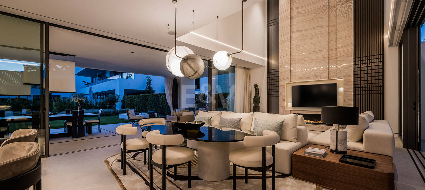 Sophisticated Contemporary Villas on the Golden Mile