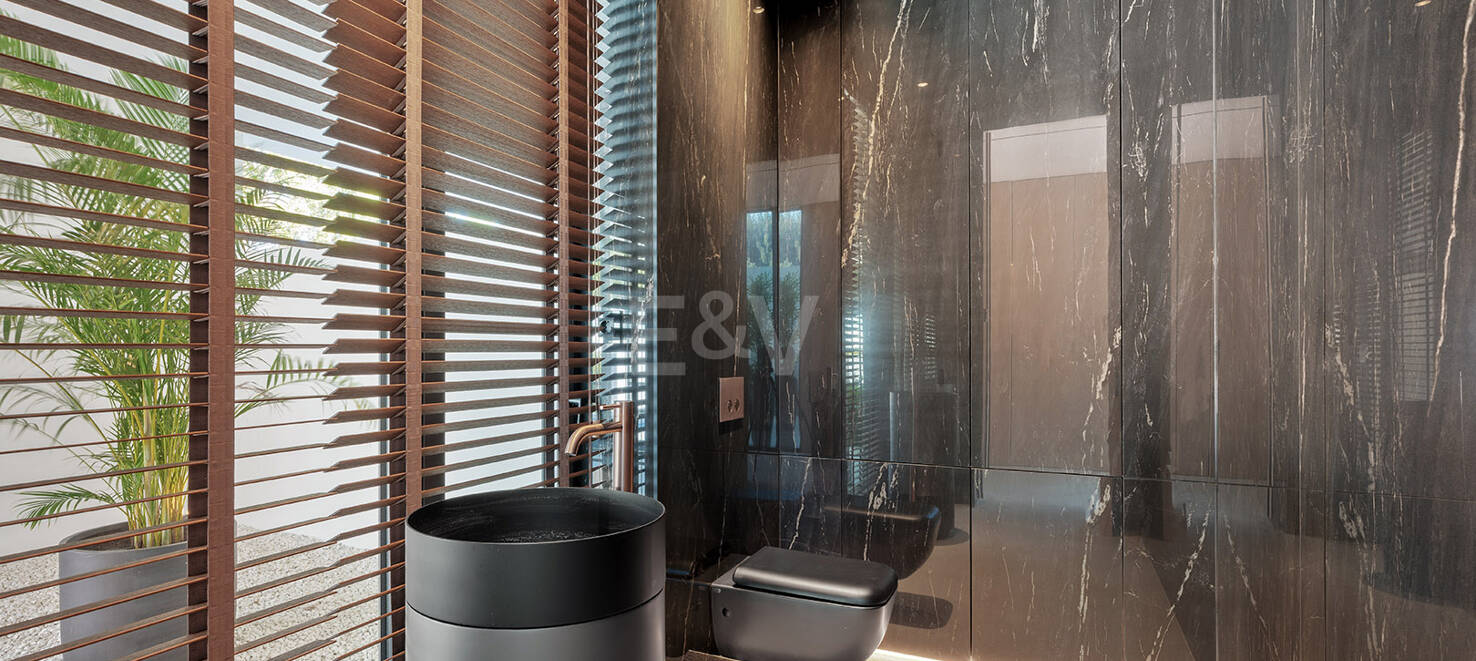 Sophisticated Contemporary Villas on the Golden Mile