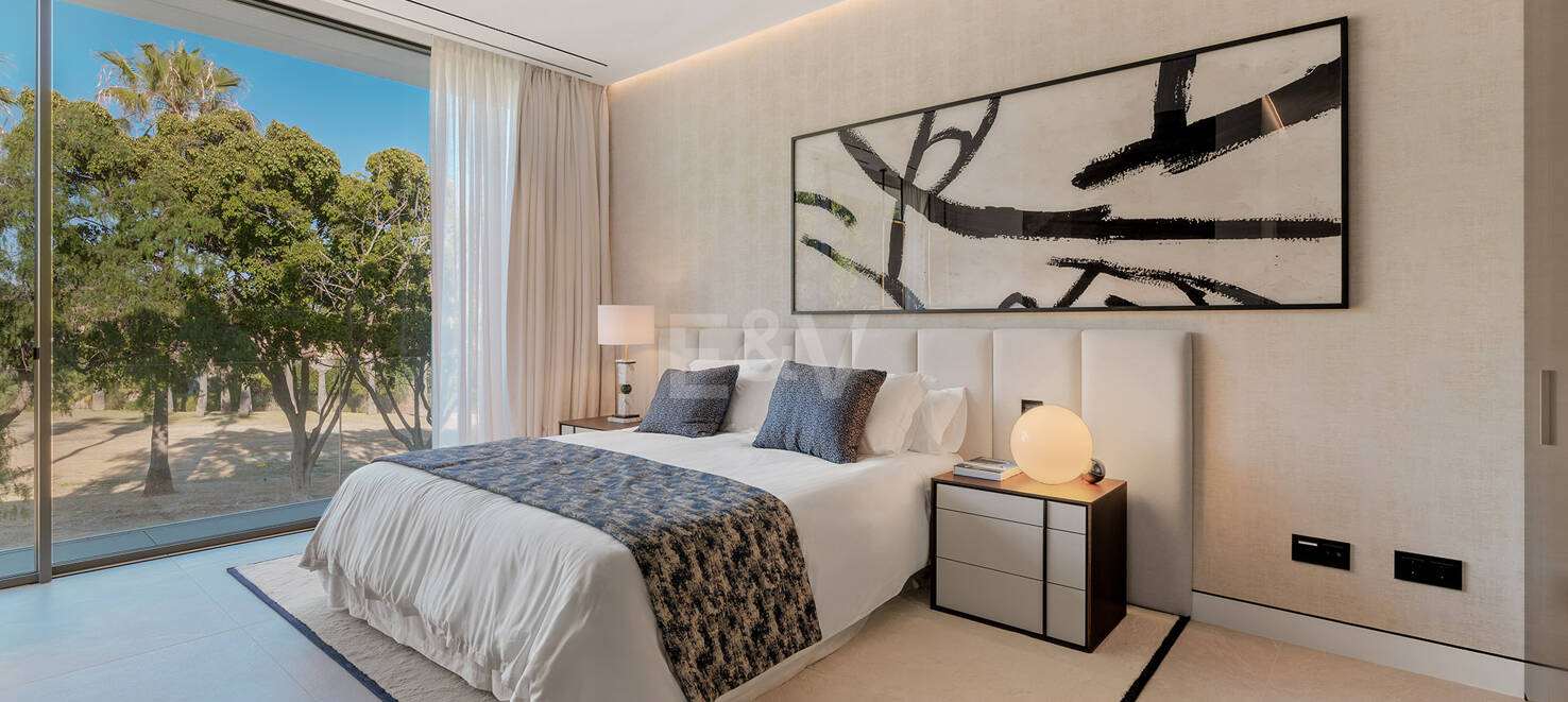 Sophisticated Contemporary Villas on the Golden Mile