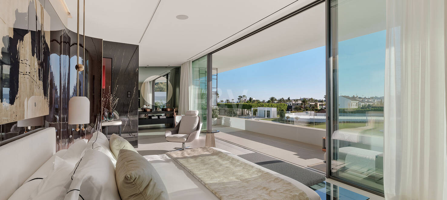 Sophisticated Contemporary Villas on the Golden Mile