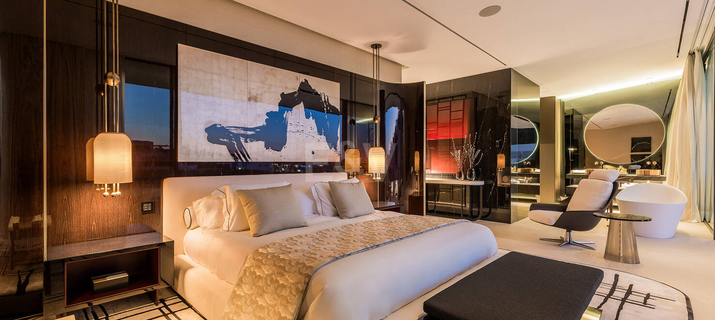 Sophisticated Contemporary Villas on the Golden Mile
