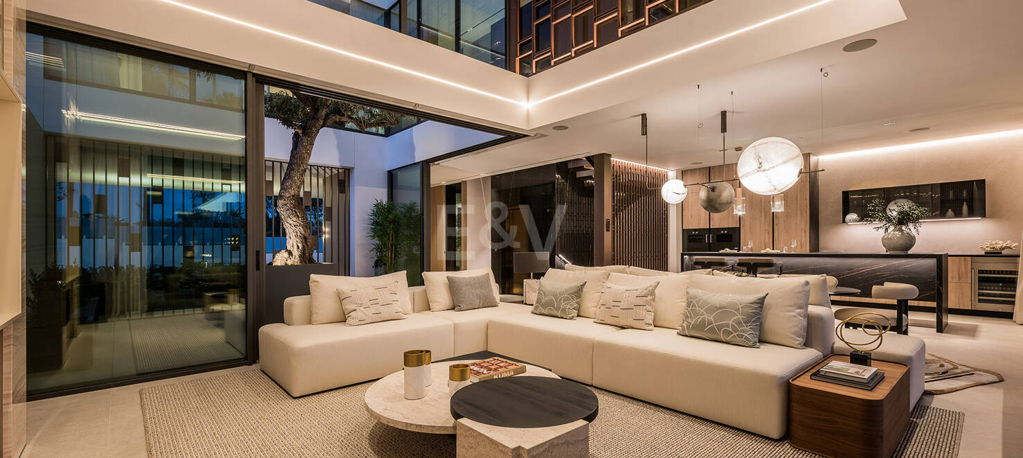 Sophisticated Contemporary Villas on the Golden Mile
