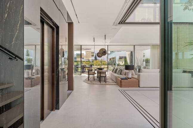 Anspruchsvolle moderne Design-Villen auf der Goldenen Meile